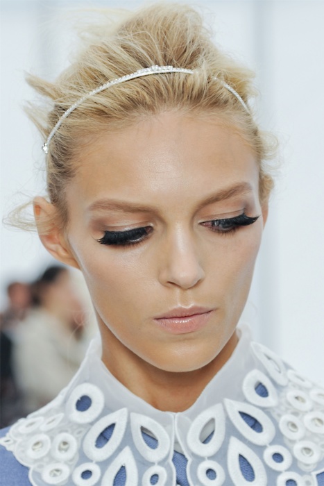 Stunning Makeup Trends For 2012
